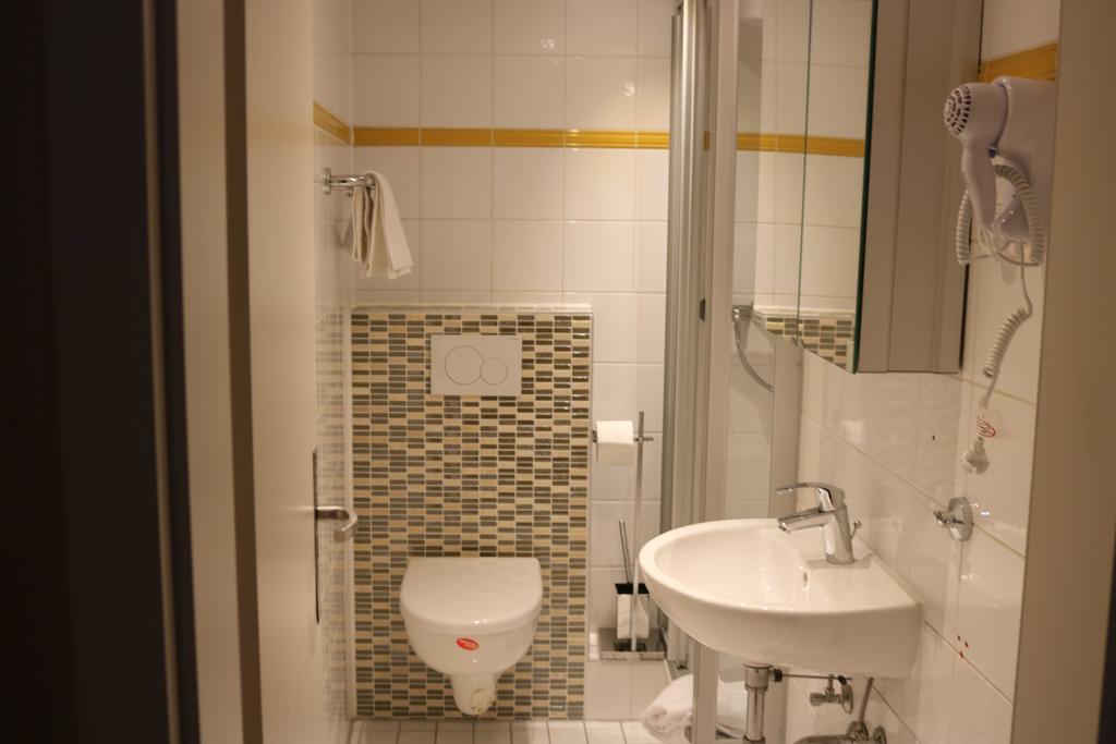 Hotel Paris Dusseldorf Luaran gambar